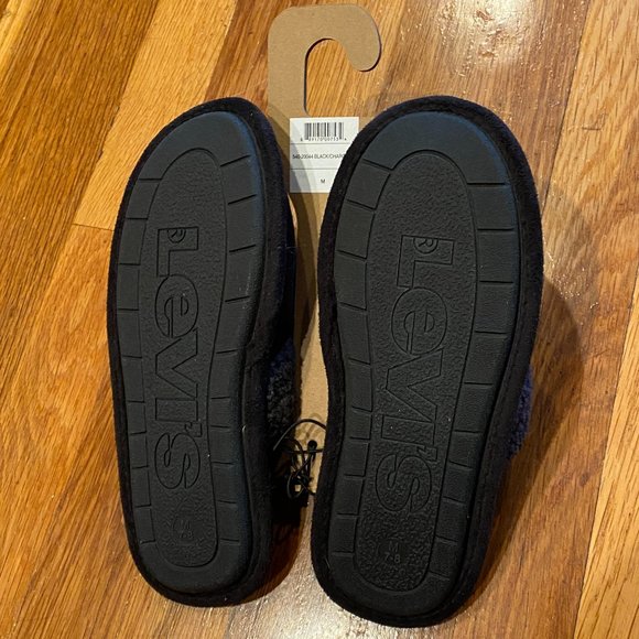 Levi's Black Slippers NWT Size M (7-8) - Picture 4 of 4